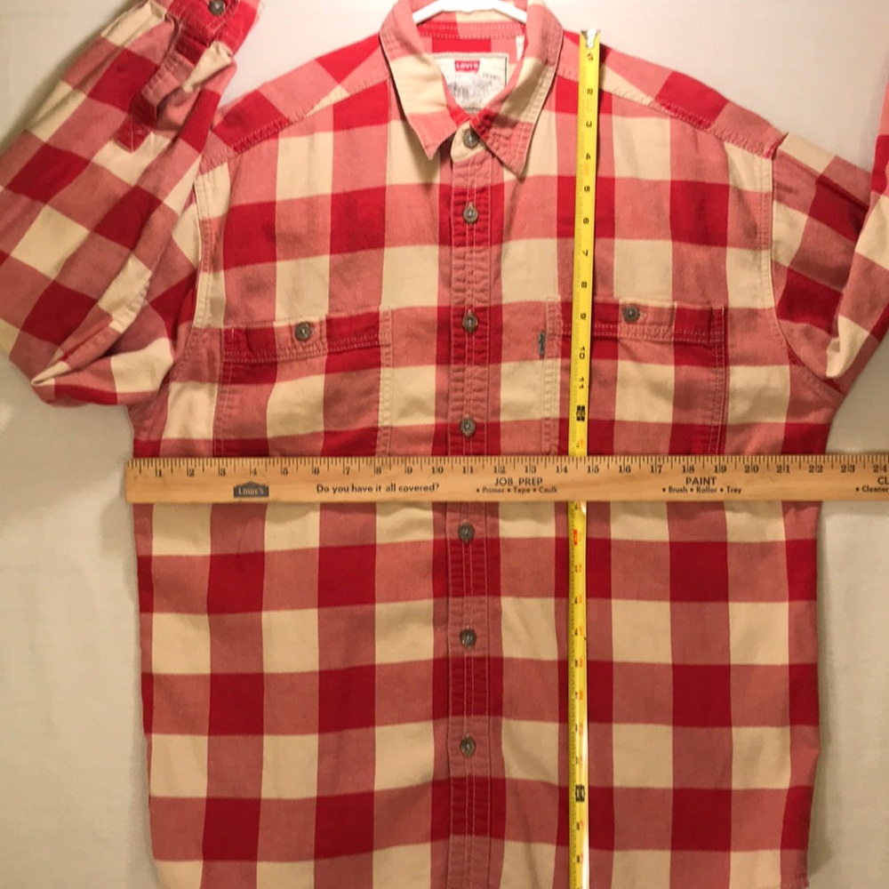Levi’s Button Down Shirt Size Medium - image 5